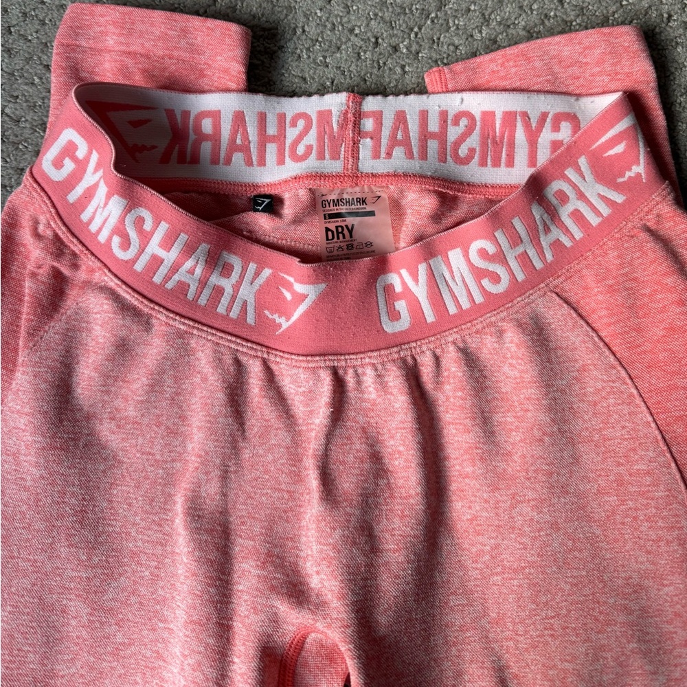Gym shark pink leggings